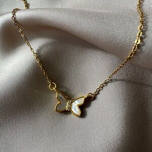 【Papillon】Luxurious Elegant Opal Butterfly Pendant Necklace (Gold-Plated)